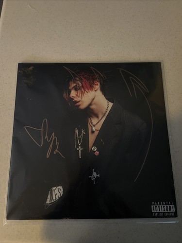 Yungblud signed autographed Yungblud Pink Vinyl LP Kiss Lipstick