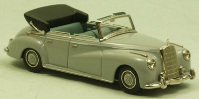 1954-1955 Mercedes 300 B Convertible (W 186) ''Adenauer'' (1954-1955), open roof