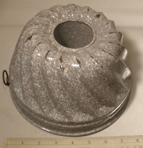 Graniteware Turk’s Head Cake Mold - 第 11/12 張圖片
