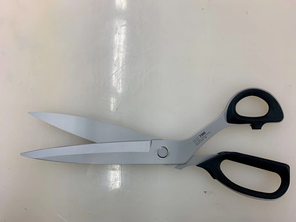KAI 7300 12'" PROFESSIONAL SHEAR/SCISSORS #N7300 , K7300 Upholstery Tailoring - Image 2 of 3