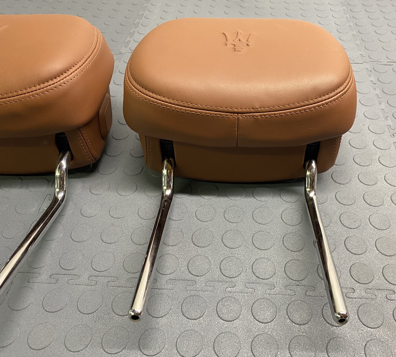 2017-20 MASERATI LEVANTE FRONT SEAT HEADREST LEATHER TAN HEAD REST HEADRESTS
