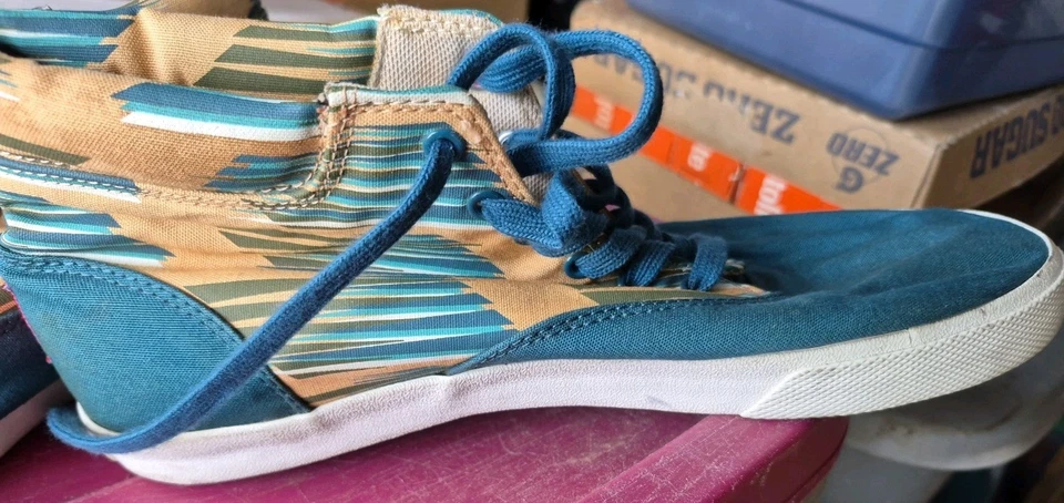 Bucket Feet LIMITED EDITION High Top Skater Sneakers Green Tan 10 Canvas Shoes - Image 4 of 4