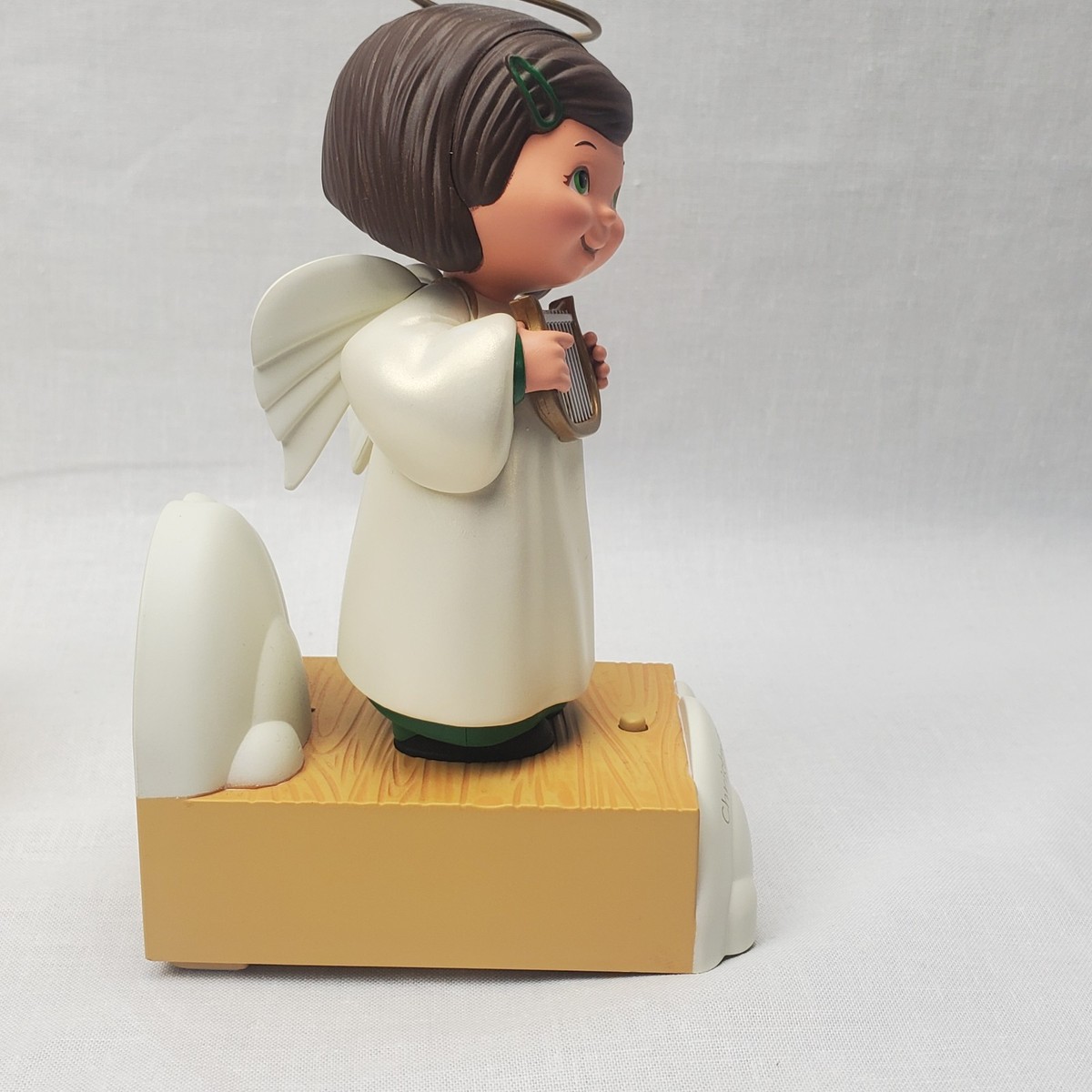 Hallmark Wireless Children's Christmas Pageant Angel Choir Band of