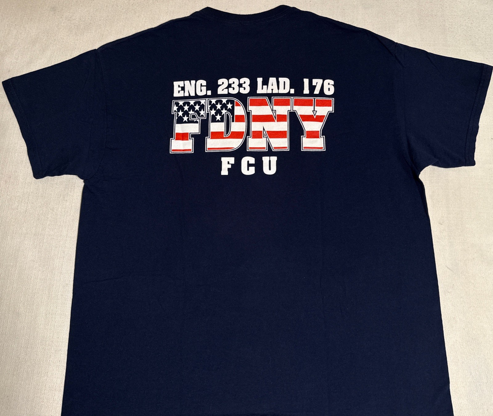 FDNY Fire Department New York NYC NY T-Shirt XL FDNY Engine 233 Brooklyn Ladder