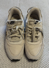 Nike Women s Low Top Lace-Up Athletic Sneaker...