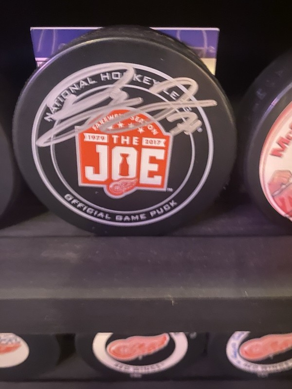 DYLAN LARKIN Signed DETROIT RED WINGS “THE JOE” OFFICIAL GAME PUCK Fanatics COA 
