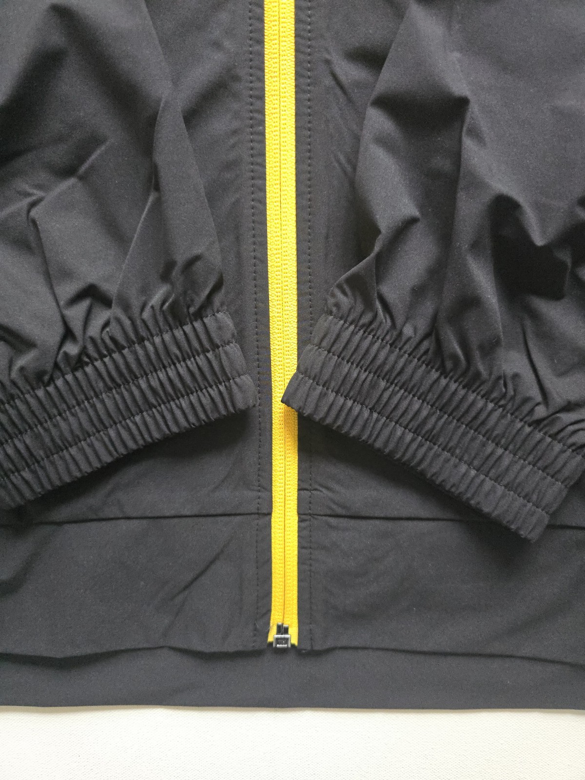 PUMAtech BVB Borussia Dortmund Woven Lightweight Mens Jacket New Large RRP £85 image 2