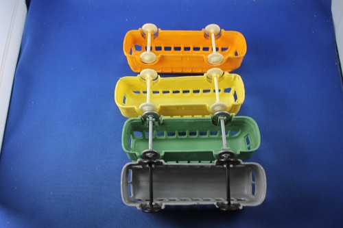 Plasticville - O-O27 - Vehicles - #45987 - 4 Custom Paint Buses - Excellent - Picture 11 of 14