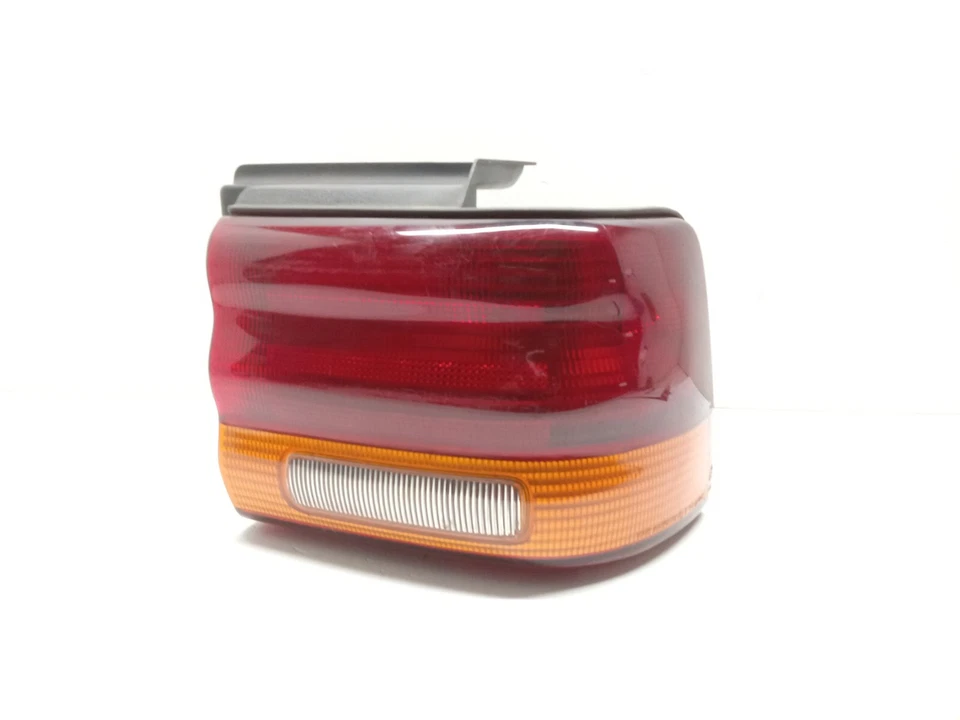Luz trasera derecha Dodge Spirit 1993-1995 - OEM Foto 4 de 4