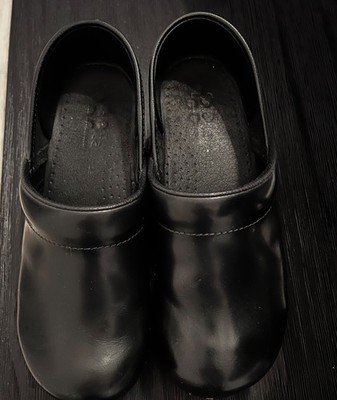 Ladies Black Shoes. Size 38 l.  Excellent condition. Comfortable shoes!