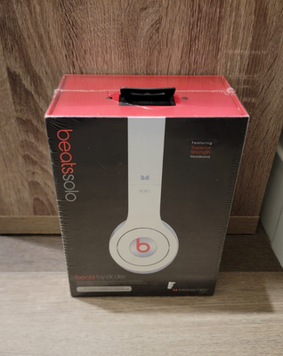 Beats by Dr. Dre Solo Monster White Over the Ear Headphones 2012