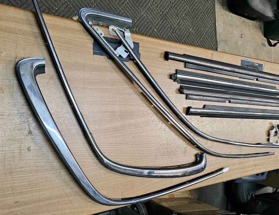 🚘Ventana Revelar Borde Cromo 98-11 Ford Crown Victoria Grand Marquis TODAS LAS 4 PUERTAS Foto 2 de 4