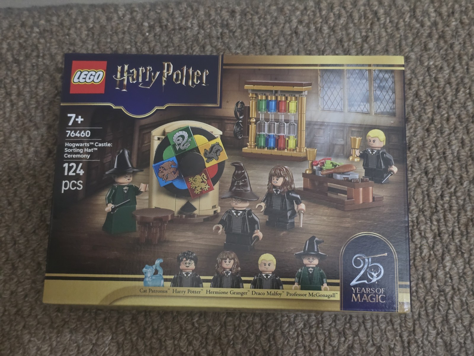 LEGO Harry Potter Hogwarts Castle: Sorting Hat Ceremony 76460 - Image 4