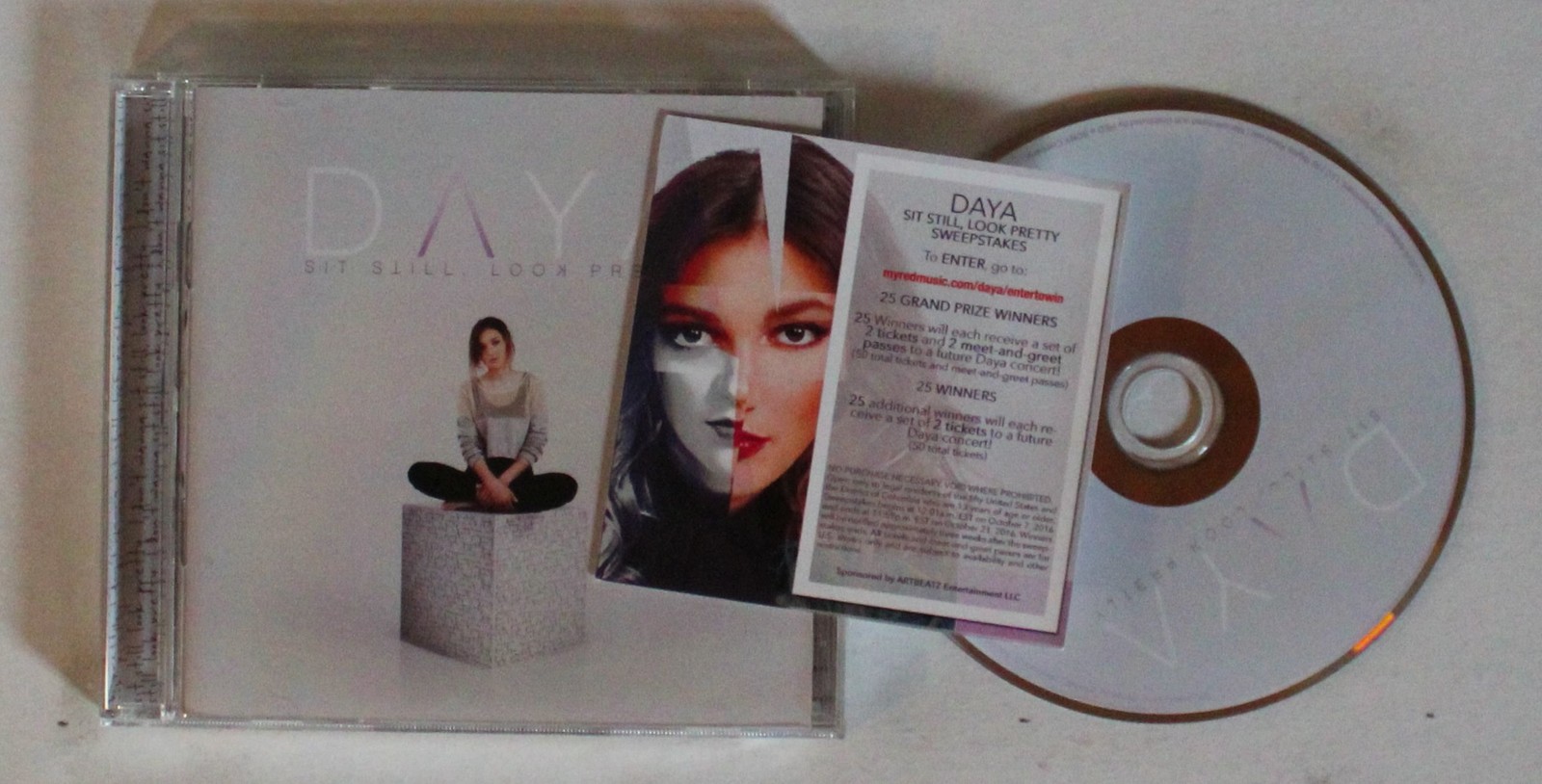 Daya Sit Still, Look Pretty US CD 2016 + Competition Insert