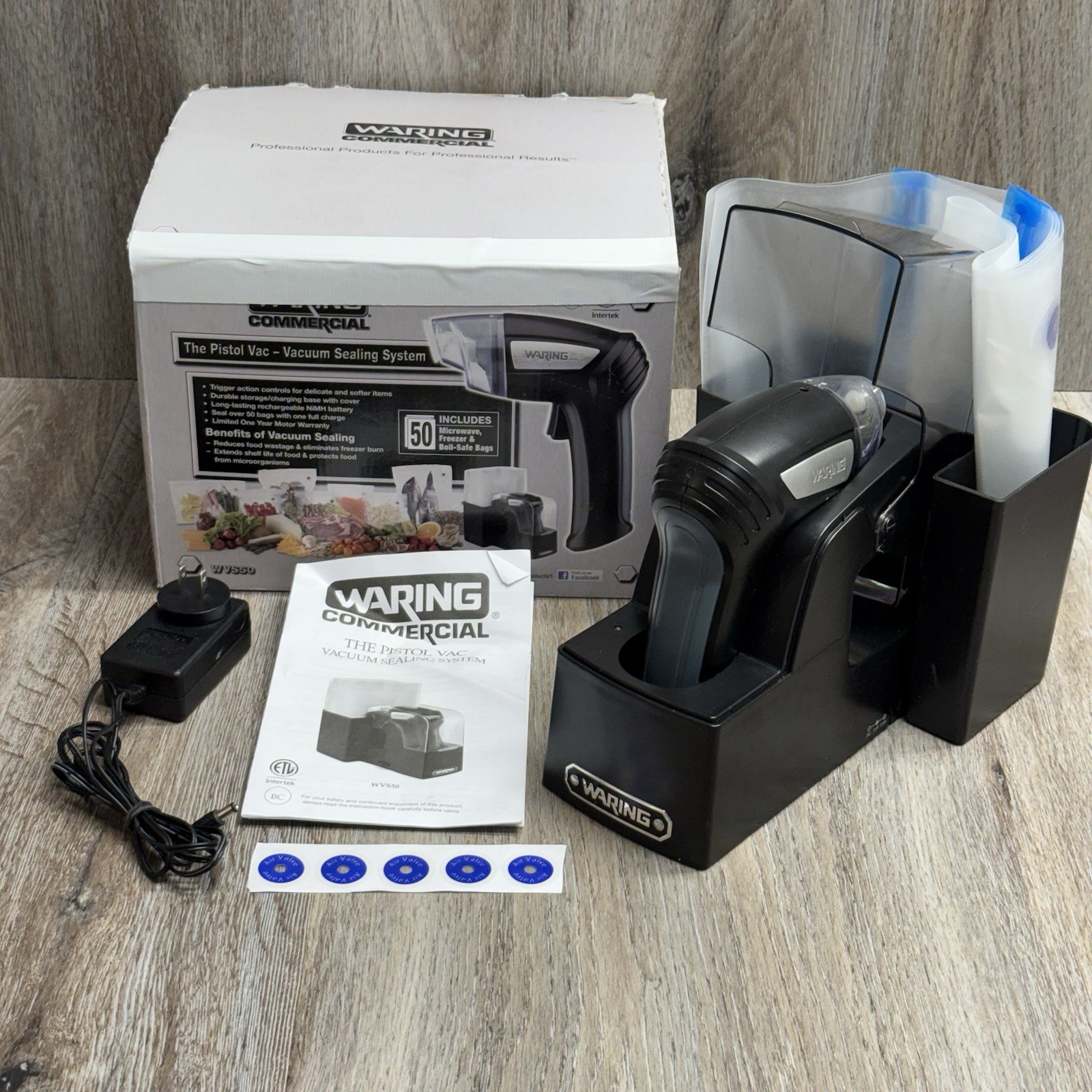 Waring Commercial Pistol Vac WVS50 Cordless Rechargeable Foo