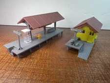 HO Scale Passenger Platform and Freight Platform NEW from OLD STOCK