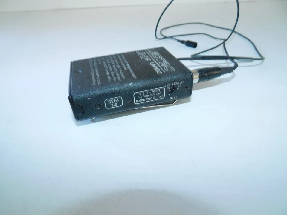 LECTROSONICS UM100 LECTRO UM100 UHF BLOCK 28 (LSB38) - Image 4 of 4