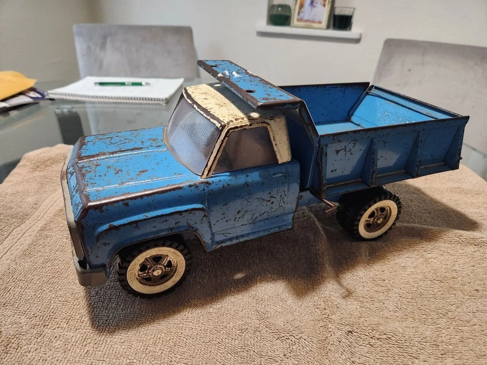 Camión de volteo de juguete hidráulico Tonka 1970 vintage Foto 3 de 4