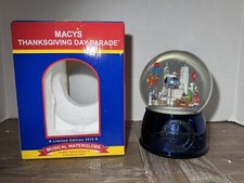 UPC 896884002038 product image for 2015 Macy?s Thanksgiving Day Parade Musical Snow Globe Waterglobe READ | upcitemdb.com