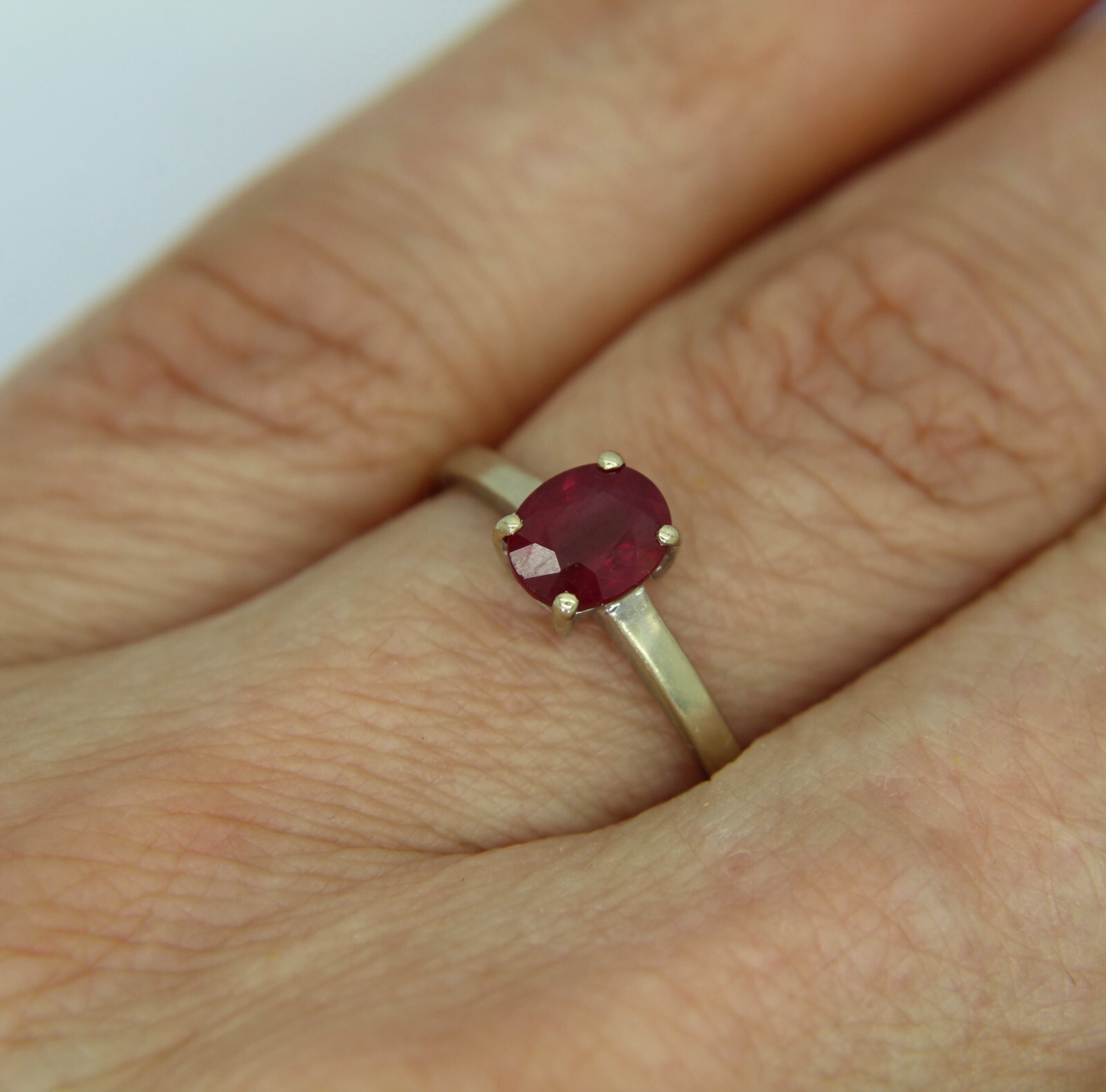 Stunning Oval  Ruby Solitaire 18ct White Gold rin… - image 4