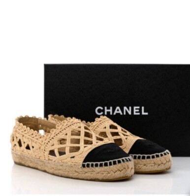 Authentic Chanel Raffia Fabric CC Espadrilles 38 Beige Black