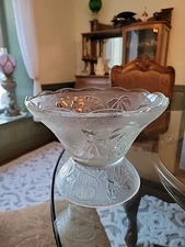 CARNATION GLASS PUNCH BOWL With 11 Glasses (No Ladle) WITH PEDESTAL BASE BOXED