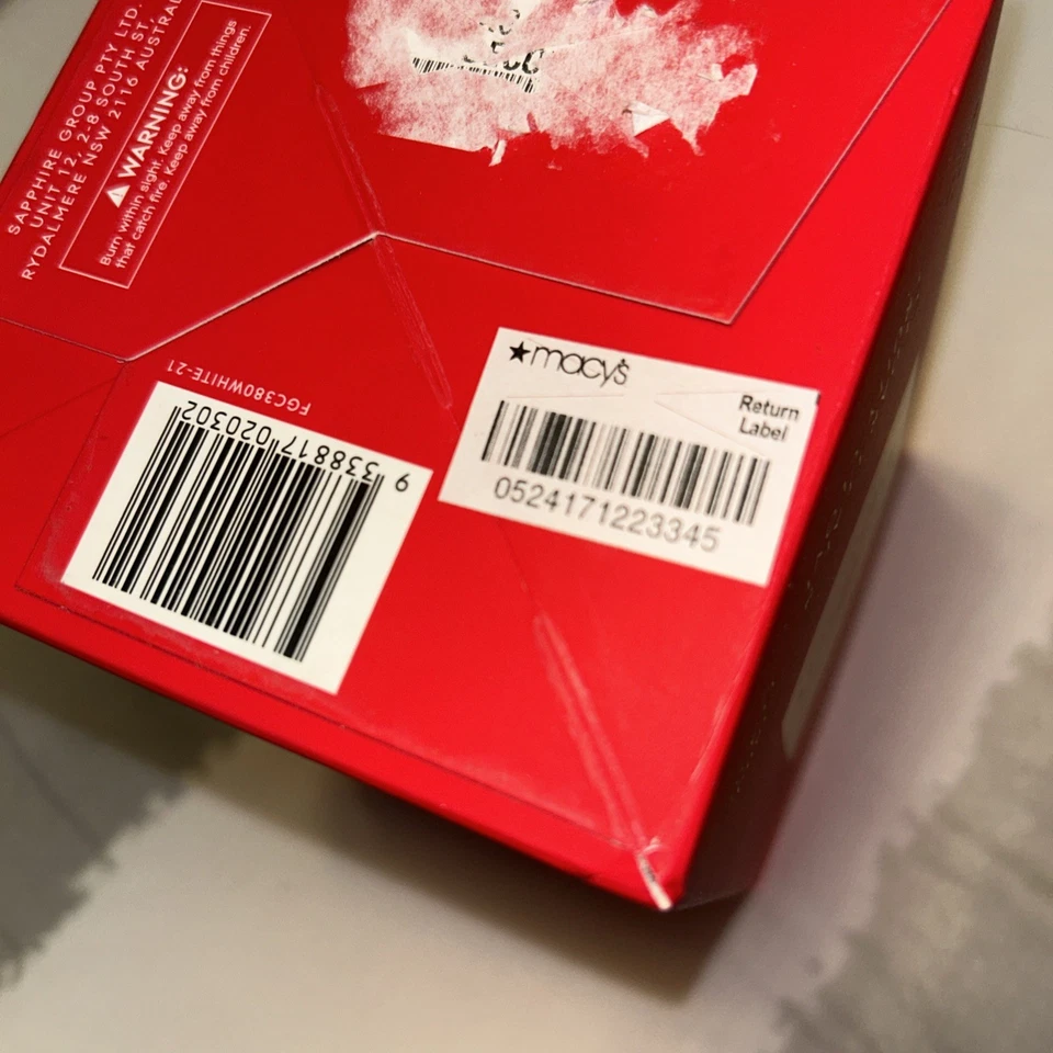 BRAND NEW GLASSHOUSE WHITE CHRISTMAS CEDAR LEAF & FRUITY CLOVE SOY CANDLE 13.4 Foto 2 de 4