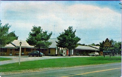 Chrome Postcard White River Junction US Maple Leaf Motel