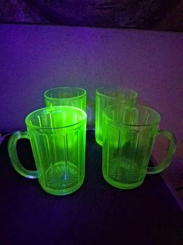 Set Of 4 Vintage Hazel Atlas Depression Uranuim Glass Cups Green Glows