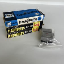 Lot Vintage Flashbulbs  Polaroid Light Meter   Sylvania Blue Dot M3  Pro Line