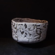 großer Shino ähnlicher Raku Holzbrand-Chawan