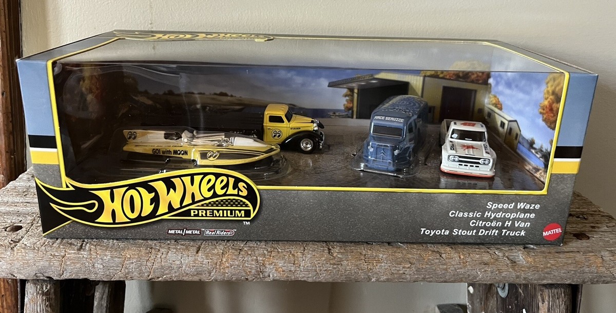 Hot Wheels Premium Garage Set Of 4 Motorhead Madness Toyota Stout