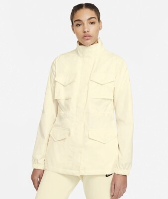 Nike Sportwear women s M65 Essentials pale yellow woven jacket size S small NEW