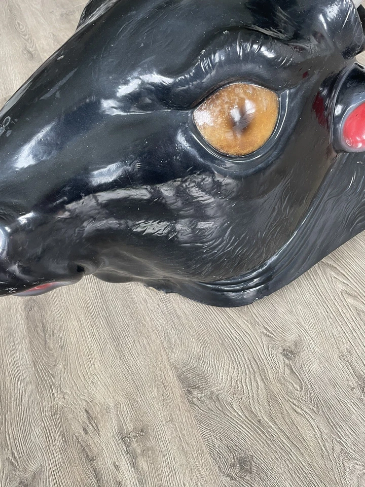 Moneda de montar cabeza de toro iluminada mecánica MCM de colección años 60 Op paseo de carnaval Foto 4 de 4