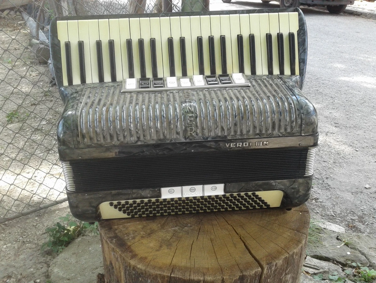 Vintage Old German Made Hohner Verdi III M 120 Bass Piano