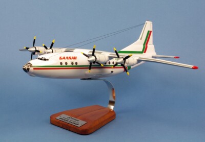 Balkan Airlines Cargo Antonov An-12 LZ-BAC Desk Display Model 1/72 AV Airplane