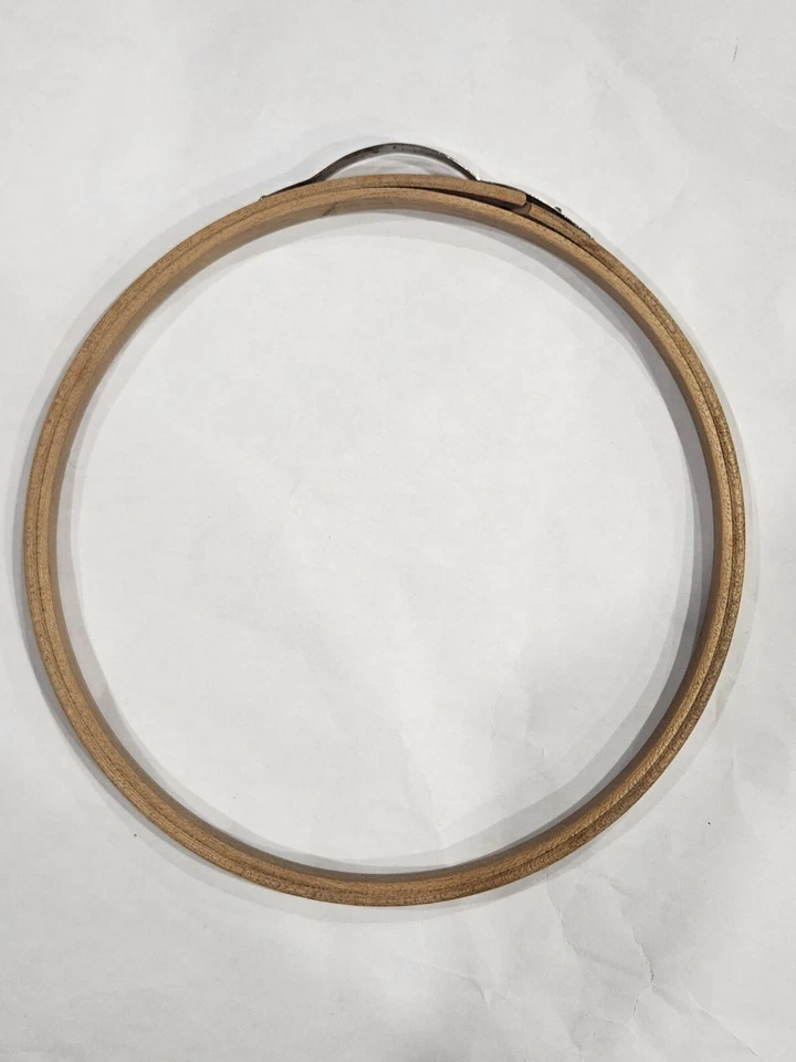 Vintage 8" PRINCESS Wood Round Embroidery Hoop Metal Bow Tension USA - Image 2 of 4