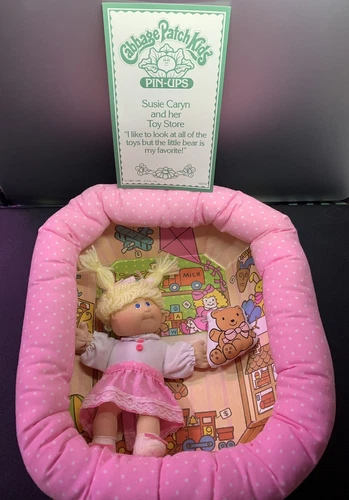 Vintage Cabbage Patch Kids Pin-Ups 1983 Coleco Susie Caryn Toy Store Mint No Box