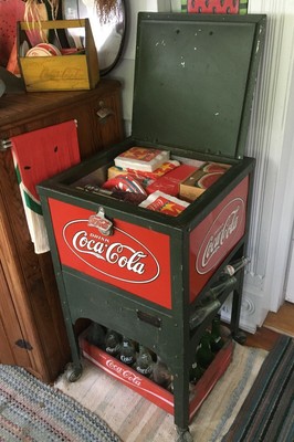 coca cola ice chest on wheels