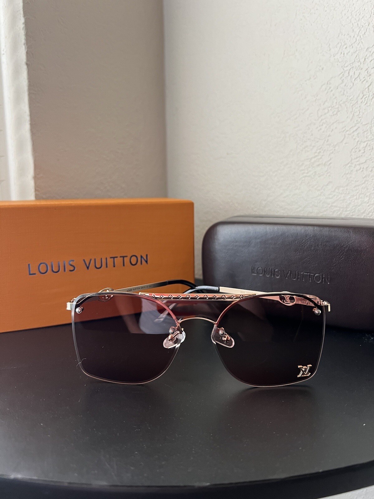 Louis Vuitton Grease Aviator Sunglasses Gold Frame FZ1172E Great