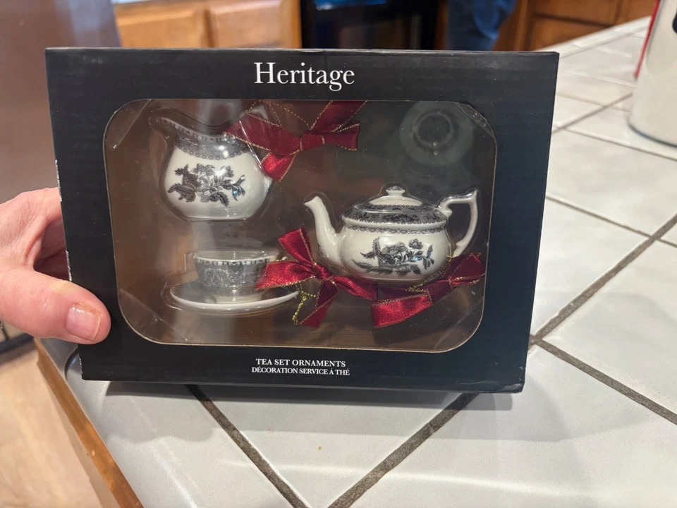 NEW Spode Heritage Christmas Tree Tea 3 Pc Set Ornaments Mini Teapot Cup Creamer - Image 2 of 4