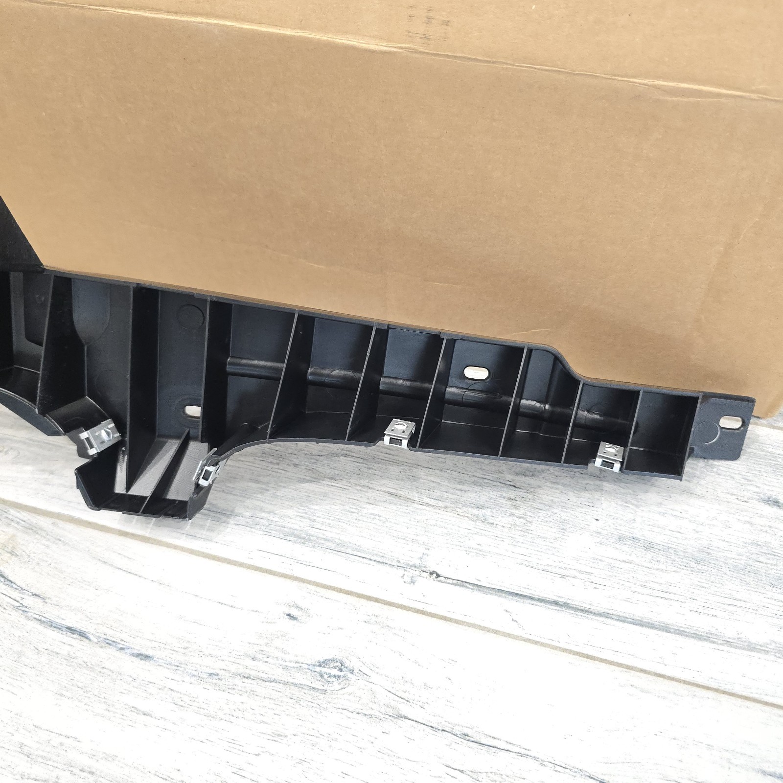 06-12 GENUINE BENTLEY Continental Flying Spur Rear Bumper Retainer 3W5807862H