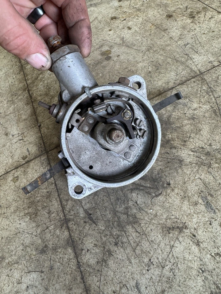 DE COLECCIÓN FORD FLATHEAD 6 V8 CANGREJO DELANTERO DISTRIBUIDOR DOBLE PUNTO 1947 Foto 3 de 4