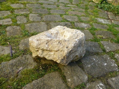 Quellstein Brunnenstein mit Loch für Quellsteinbrunnen Naturstein Nr. 19 Unikat - Bild 3 von 9