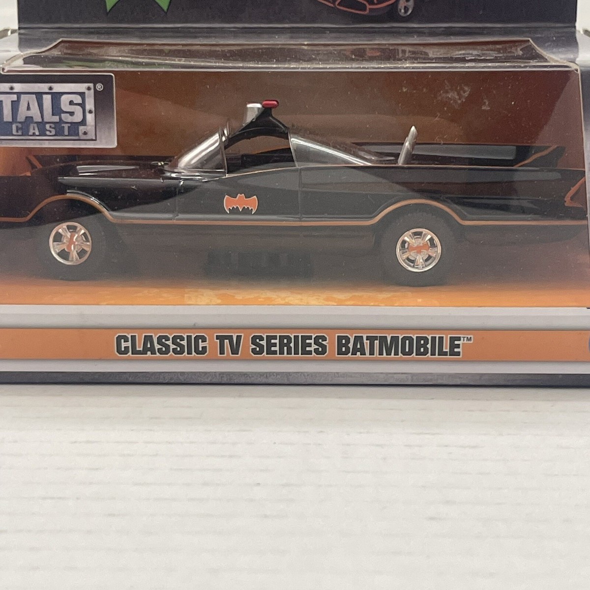 ★最終価格★JADA TOYS 1966CLASSICTV BATMOBILE Amazon.com: Jada Batman 1966 Classic Batmobile 1:24 Scale
