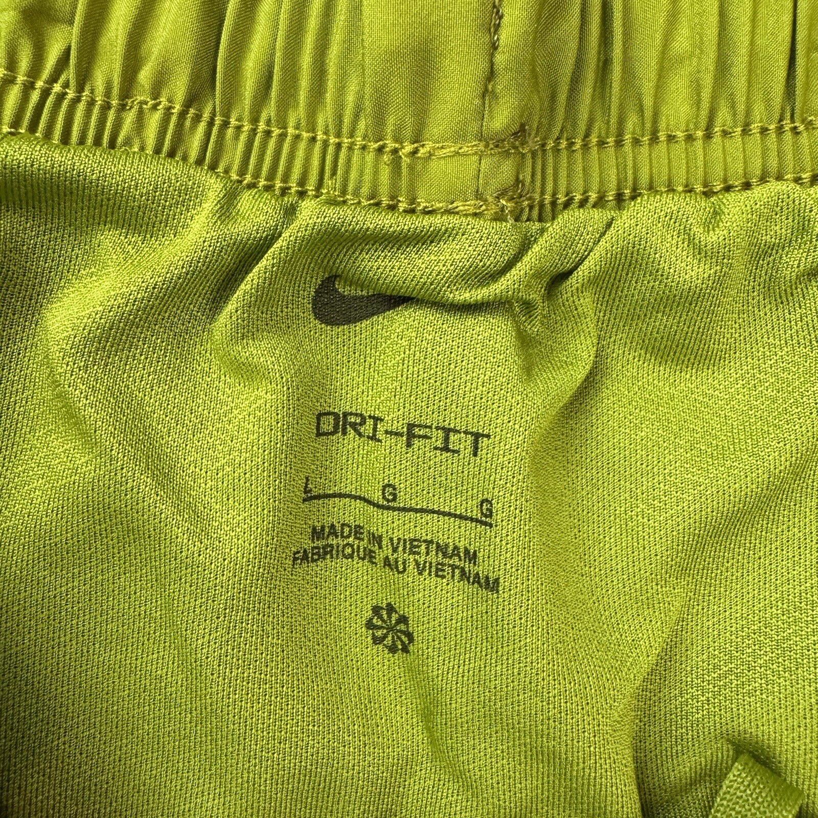 Nike Running Shorts Womens Large Dri Fit 5” Tempo Oil Green Bright