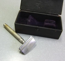 Vintage Early Keen Kutter Single Edge Safety Razor Set in leather case CLEAN