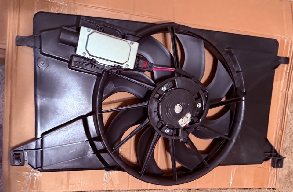 Radiator Cooling Fan Assembly w/Brushless Motor BV6Z8C607K CV6Z8C607R 621606 - Image 3 of 4