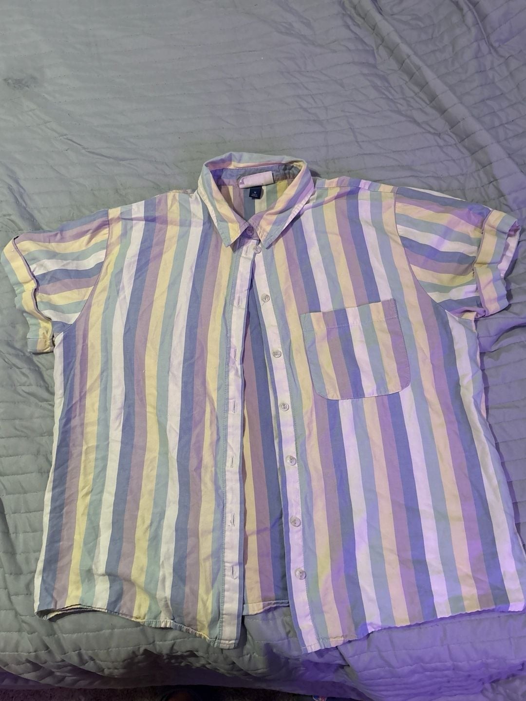 Universal Thread Women's Pastel Striped Short Sleeve Button Down Shirt Size M
