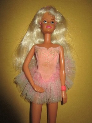 B-2184) ALTE VINTAGE HASBRO DOLL 1994 ROSA BALLETTKLEID+HÖSCHEN+BALLETT-SCHUHE